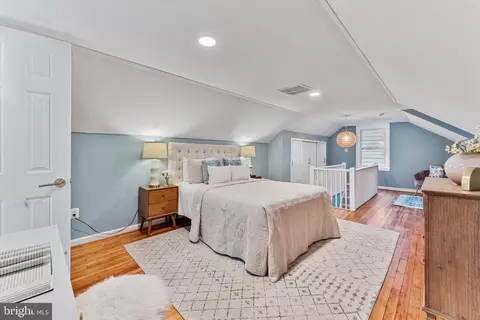 Bedroom - 702 Dale Dr, Silver Spring, MD 20910 photo 8 of 13