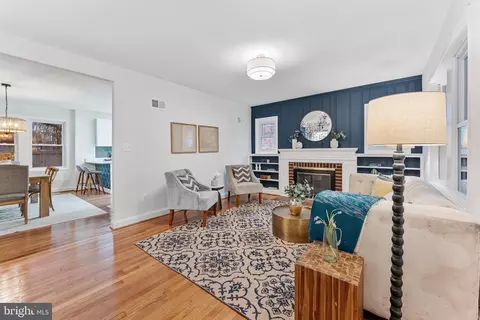 Living - 702 Dale Dr, Silver Spring, MD 20910 photo 1 of 3