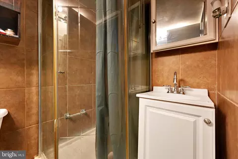 Bath - 3800 Bel Pre Rd #3800-7, Silver Spring, MD 20906 photo 2 of 2