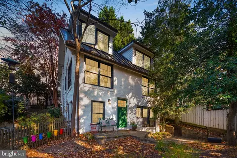 111 Valley Rd, Bethesda, MD 20816