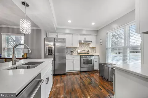 9101 September Ln, Silver Spring, MD 20901 photo 2
