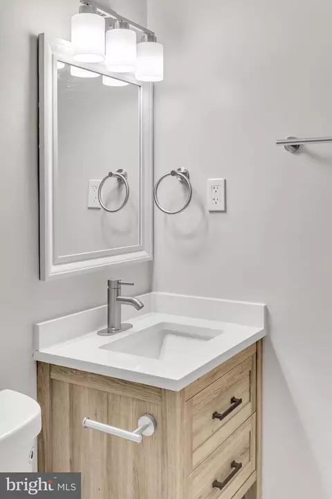Bath - 13125 Fernedge Rd, Silver Spring, MD 20906 photo 5 of 9