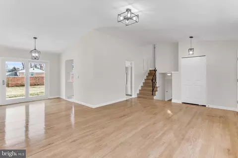 Living - 13125 Fernedge Rd, Silver Spring, MD 20906 photo 1 of 2