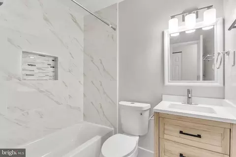 Bath - 13125 Fernedge Rd, Silver Spring, MD 20906 photo 3 of 9