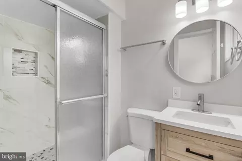 Bath - 13125 Fernedge Rd, Silver Spring, MD 20906 photo 6 of 9