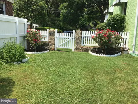 9823 Cahart Pl, Silver Spring, MD 20903 photo 3