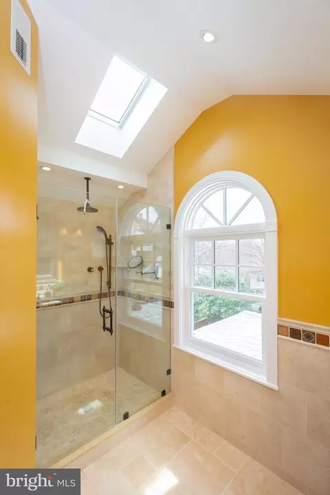 1213 Forest Glen Rd, Silver Spring, MD 20901 photo 43