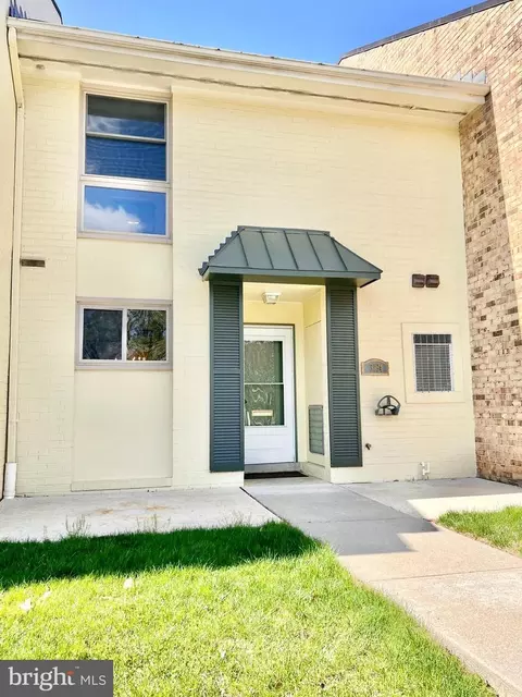 3294 Gleneagles Dr #66-F, Silver Spring, MD 20906