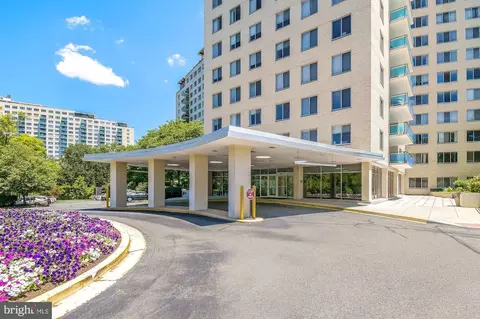 10401 Grosvenor Pl #910, North Bethesda, MD 20852