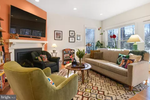 Living - 9560 Ament St, Silver Spring, MD 20910 photo 3 of 4