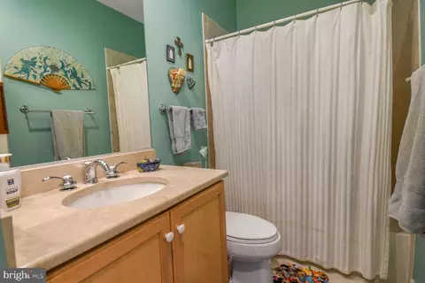 Bath - 9560 Ament St, Silver Spring, MD 20910 photo 3 of 4