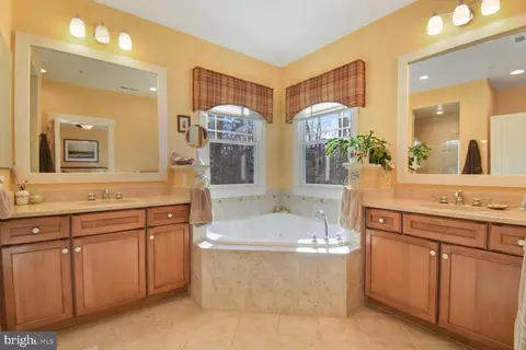 Bath - 9560 Ament St, Silver Spring, MD 20910 photo 1 of 4