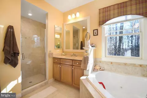 Bath - 9560 Ament St, Silver Spring, MD 20910 photo 2 of 4