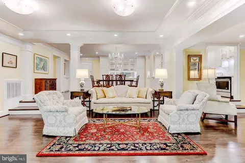 4940 Sentinel Dr #4-105, Bethesda, MD 20816