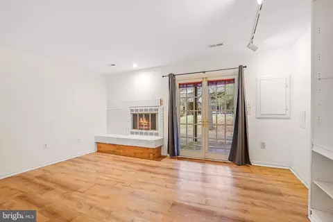 10 Sonata Ct, Silver Spring, MD 20901 photo 4