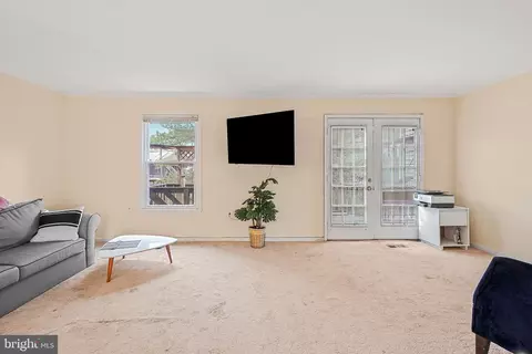 10 Sonata Ct, Silver Spring, MD 20901 photo 9