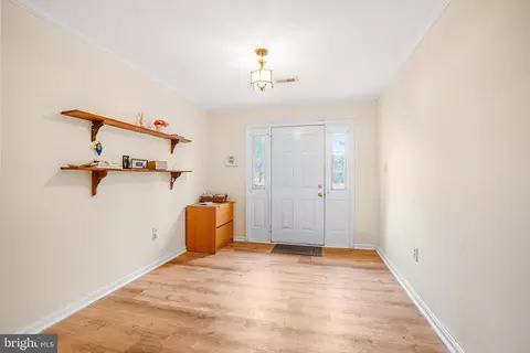 10 Sonata Ct, Silver Spring, MD 20901 photo 3