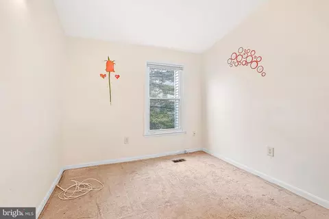 10 Sonata Ct, Silver Spring, MD 20901 photo 16