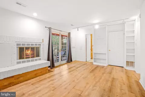 10 Sonata Ct, Silver Spring, MD 20901 photo 5