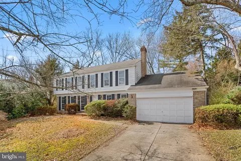 11108 Hunt Club Dr, Potomac, MD 20854