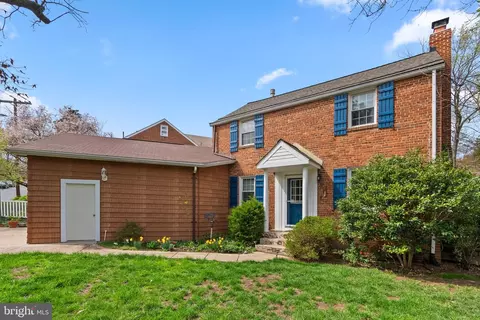 Exterior - 2401 Hayden Dr, Silver Spring, MD 20902 photo 3 of 13