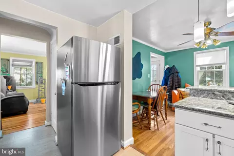 Entry Way - 2401 Hayden Dr, Silver Spring, MD 20902 photo 2 of 2