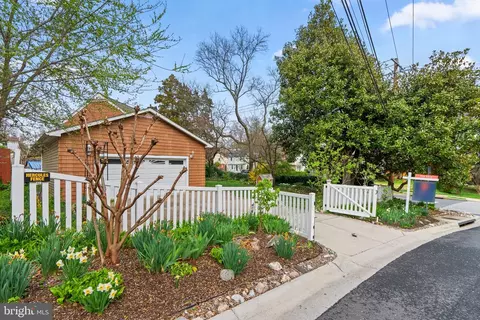 Exterior - 2401 Hayden Dr, Silver Spring, MD 20902 photo 12 of 13