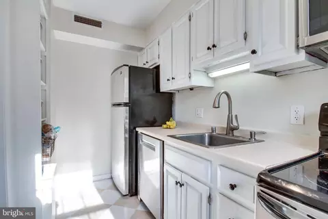 Kitchen - 2234 Washington Ave #101, Silver Spring, MD 20910 photo 3 of 3