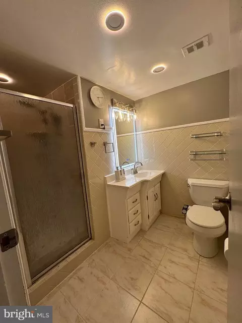 Bath - 4104 Delancy Dr, Silver Spring, MD 20906 photo 2 of 4
