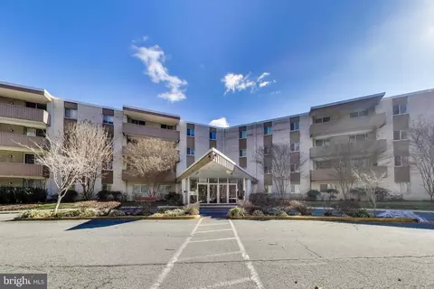 7505 Democracy Blvd #A, Bethesda, MD 20817