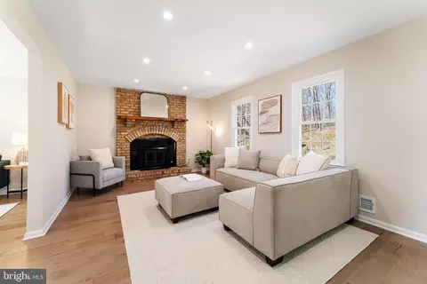 2308 Holly Spring Dr, Silver Spring, MD 20905 photo 5
