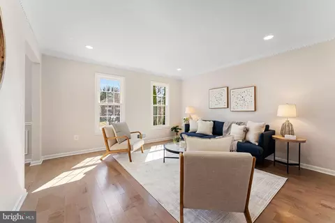 2308 Holly Spring Dr, Silver Spring, MD 20905 photo 4