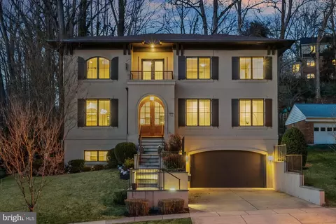 7821 Maryknoll Ave, Bethesda, MD 20817