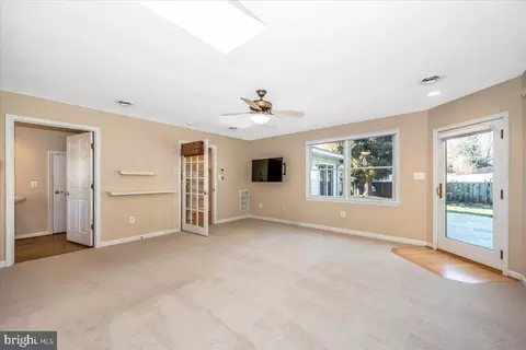 Living - 19805 Spurrier Ave, Poolesville, MD 20837 photo 13 of 13