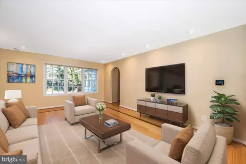 Living - 19805 Spurrier Ave, Poolesville, MD 20837 photo 2 of 13