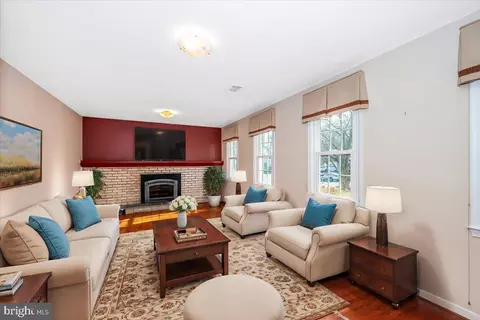 Living - 19805 Spurrier Ave, Poolesville, MD 20837 photo 9 of 13