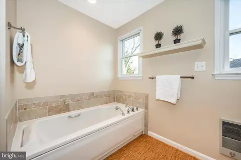 Bath - 19805 Spurrier Ave, Poolesville, MD 20837 photo 3 of 8