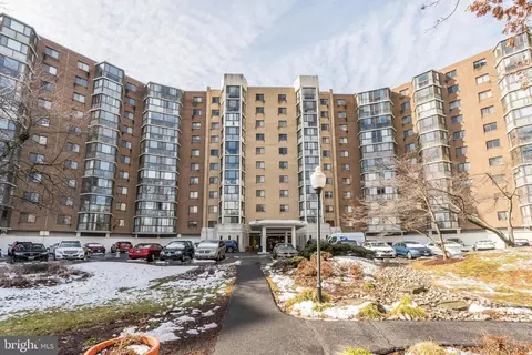 15101 Interlachen Dr #1-918, Silver Spring, MD 20906