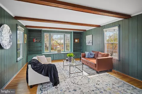 Living - 322 Penwood Rd, Silver Spring, MD 20901 photo 3 of 4