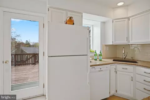 Kitchen - 322 Penwood Rd, Silver Spring, MD 20901 photo 1 of 2