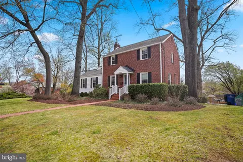 322 Penwood Rd, Silver Spring, MD 20901