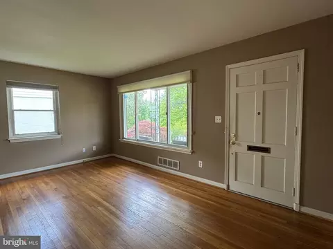 1615 Dublin Dr, Silver Spring, MD 20902 photo 5