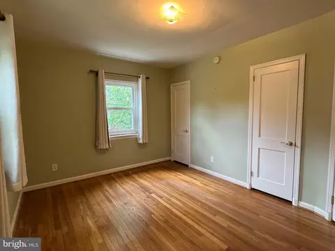 1615 Dublin Dr, Silver Spring, MD 20902 photo 2