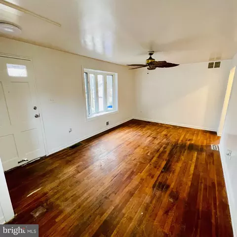 10812 Jewett St, Silver Spring, MD 20902 photo 2