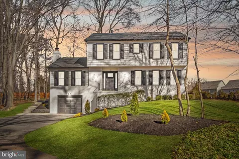 14 Lakenheath Ct, Potomac, MD 20854