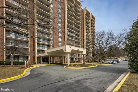 7401 Westlake Ter #316, Bethesda, MD 20817
