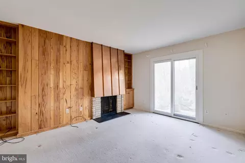 Living - 10108 Ormond Rd, Potomac, MD 20854 photo 8 of 10