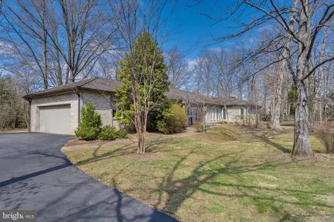 Exterior - 10108 Ormond Rd, Potomac, MD 20854 photo 1 of 4