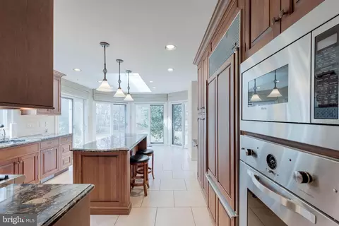 Kitchen - 10108 Ormond Rd, Potomac, MD 20854 photo 2 of 4