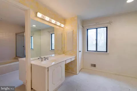 Bath - 10108 Ormond Rd, Potomac, MD 20854 photo 1 of 4